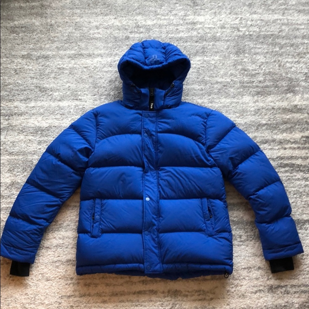 Aritzia TNA The Super Puff